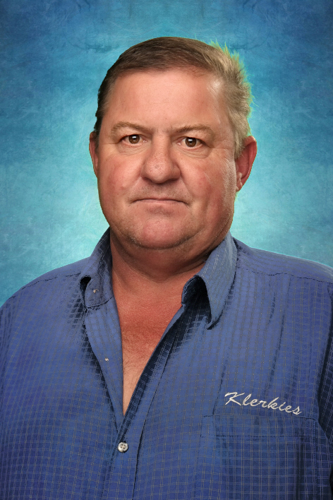 Mr F. Bezuidenhout